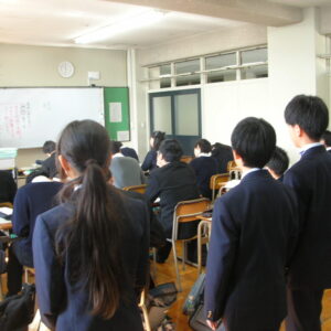 ２年生　沖縄修学旅行２日目民泊先のご家族と